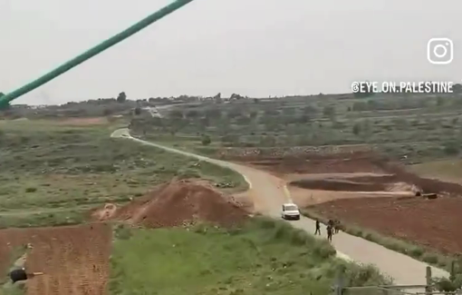 Thumbnail preview image for the video titled: Dozens of Israeli settlers attacked the village of Sinjil under the protection of soldiers